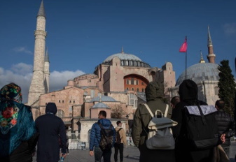 Number of foreigners visiting Turkey falls 72% in first 11 months of 2020 Number of foreigners visiting Turkey falls 72% in first 11 months of 2020